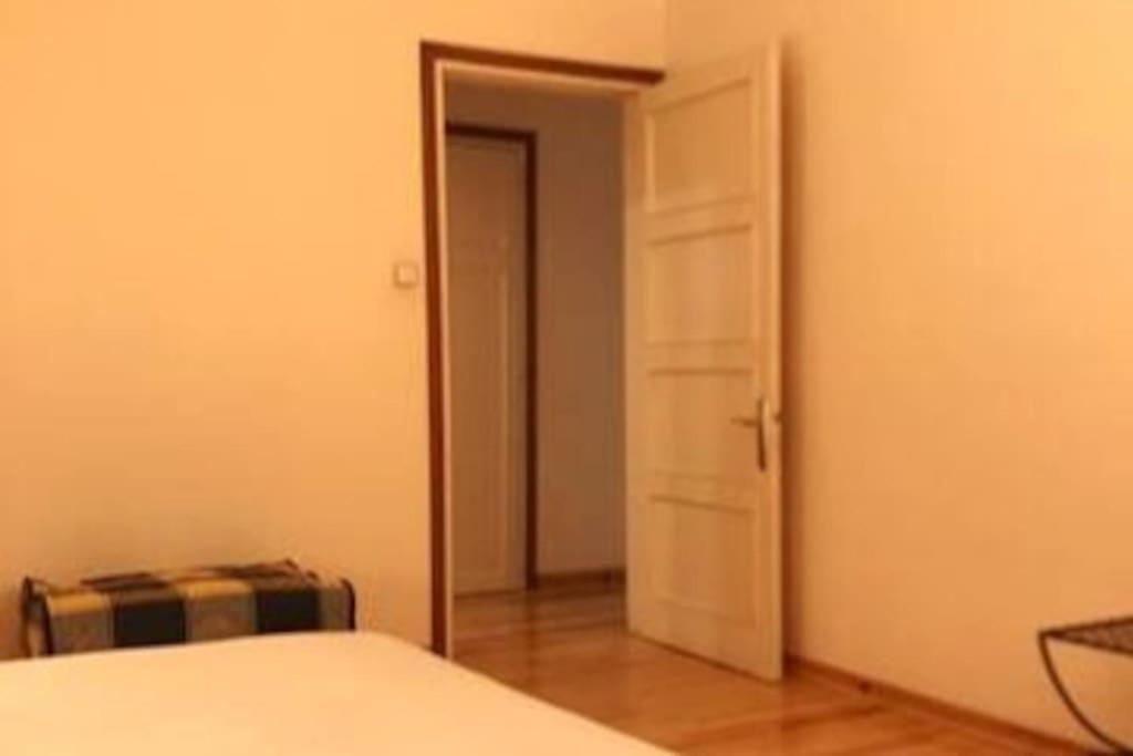 Maison Biscuit. Apartament A La Placa De La Vila 캄프로돈 외부 사진