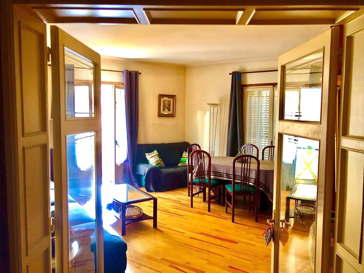 Maison Biscuit. Apartament A La Placa De La Vila 캄프로돈 외부 사진