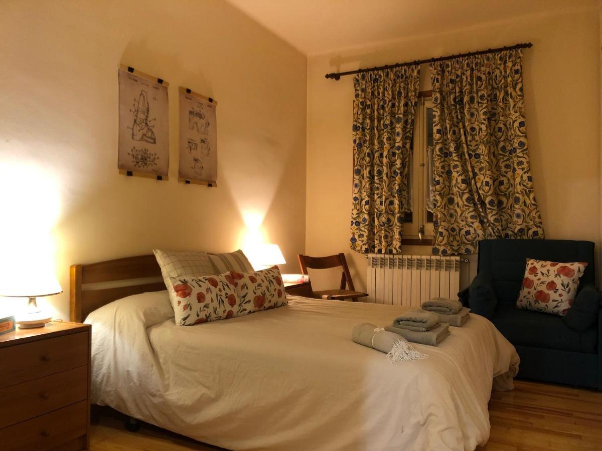 Maison Biscuit. Apartament A La Placa De La Vila 캄프로돈 외부 사진