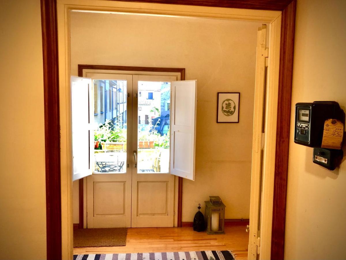 Maison Biscuit. Apartament A La Placa De La Vila 캄프로돈 외부 사진