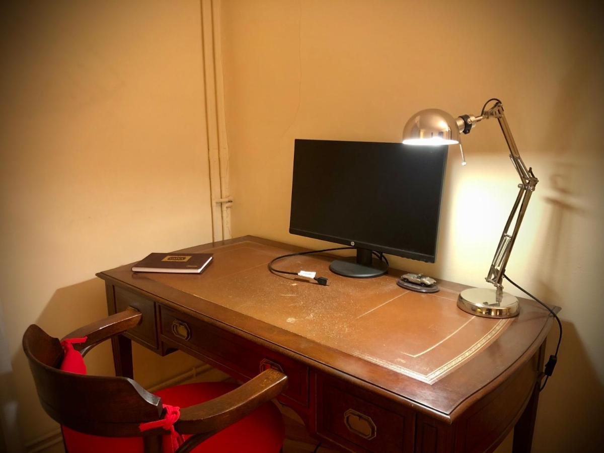 Maison Biscuit. Apartament A La Placa De La Vila 캄프로돈 외부 사진